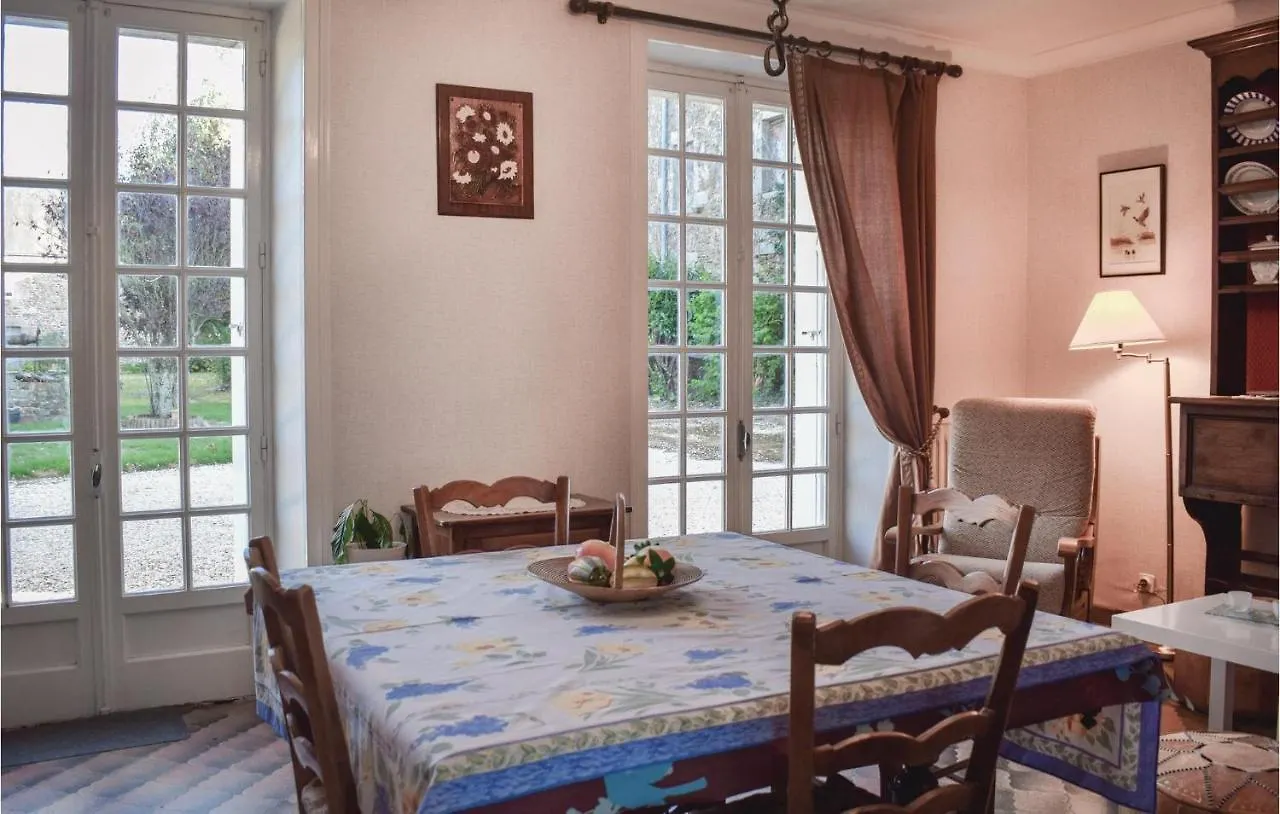Cozy Home In Plancoet With Wifi